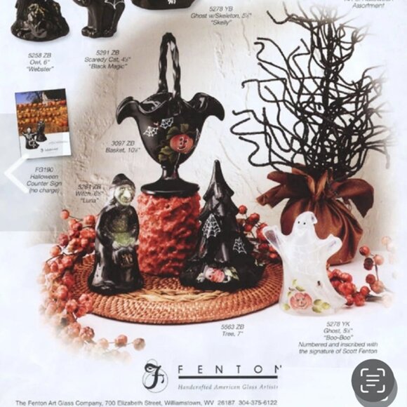 MINT 2004 Fenton Hand Painted and Signed Halloween “Christmas” Tree (#5563 ZB) - Picture 15 of 15